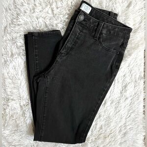 Size 10 Time and Tru Women's Black Skinny Jeans